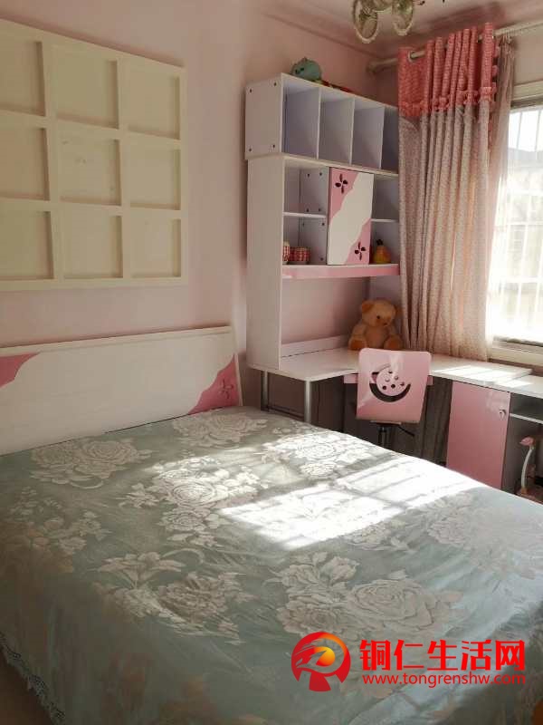 青城小区3室 1厅 1卫1500元/月