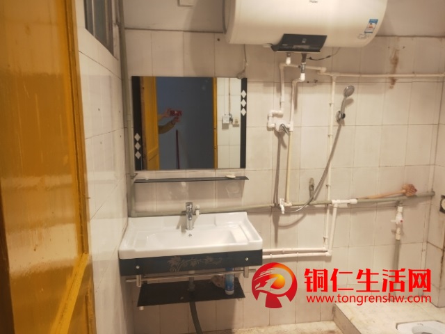 金滩建材市场1室 0厅 2卫500元/月